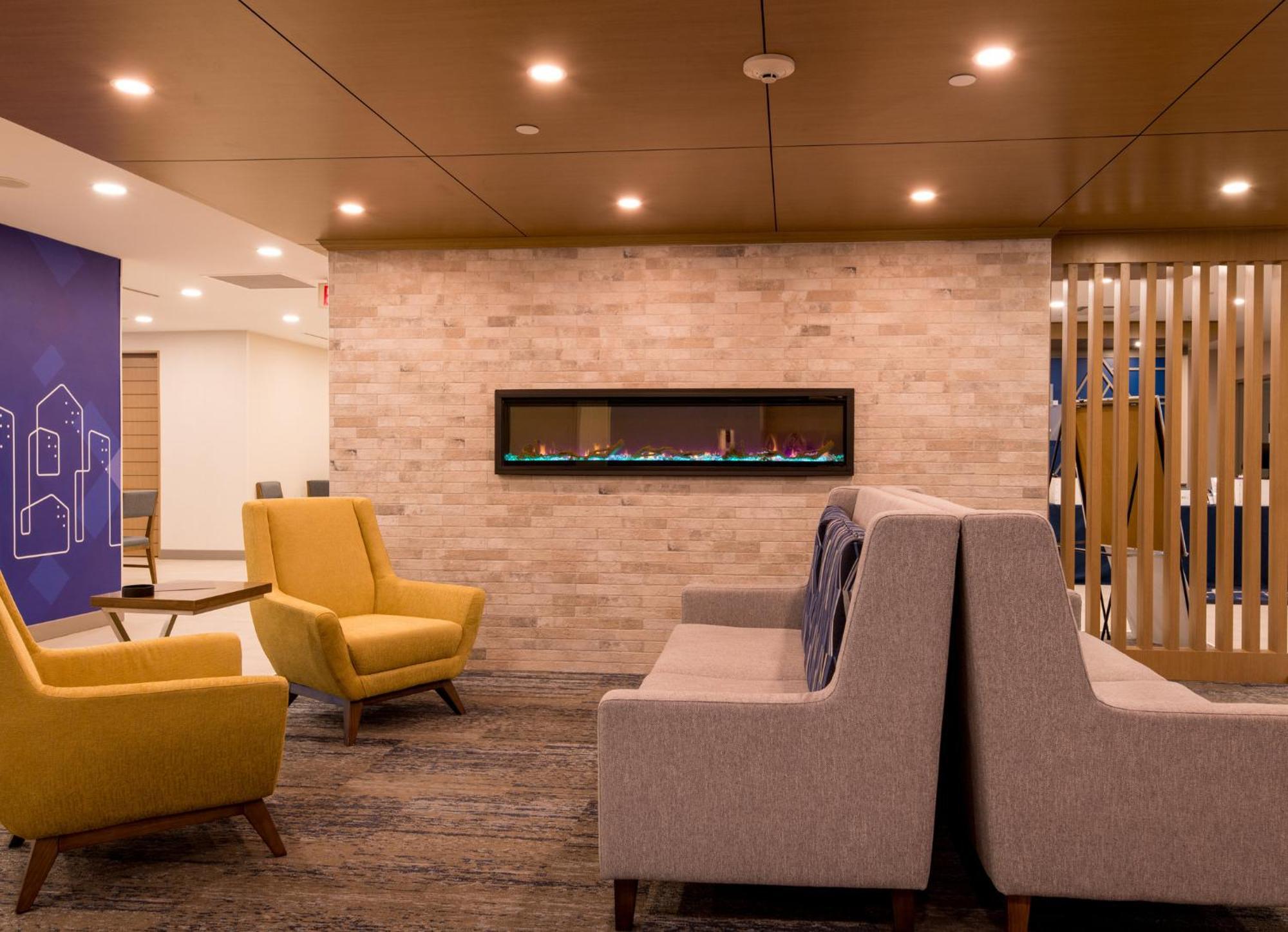 Holiday Inn Express & Suites Huntsville By Ihg Экстерьер фото